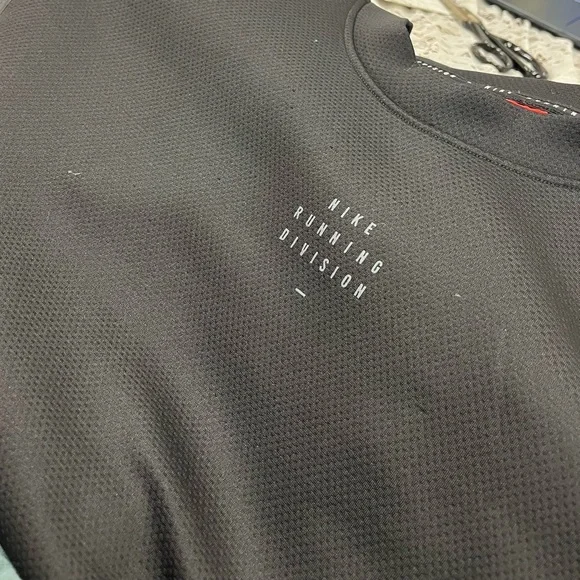 Nike Running Division Crew Long Sleeve Shirt Medium - Picture 3 of 13
